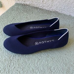 Rothy's *Retired* White Halo Navy Blue Ballet Flats Round Toe Women's 7.5